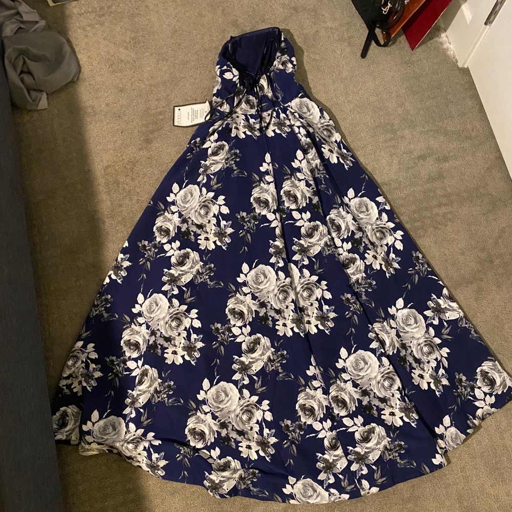 High-Low Flowy Dress - Picture 2 of 2